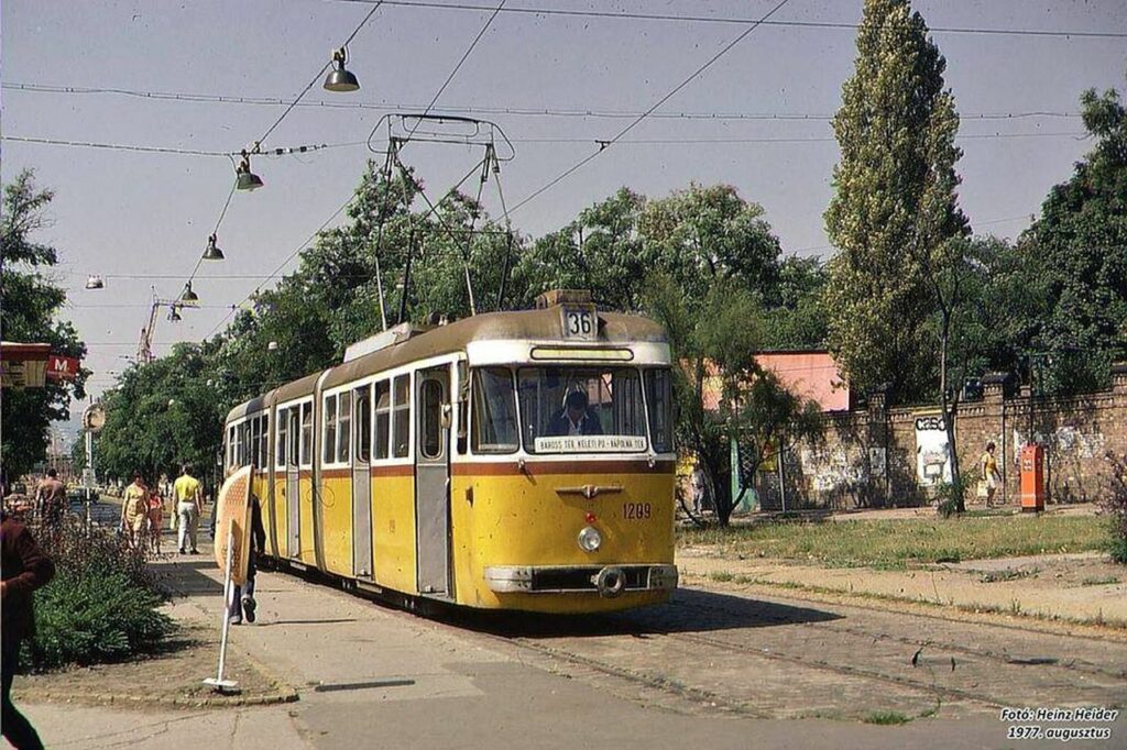 Kápolna tér,36-os villamos végállomásán, 1977. Fotó: Heinz Heider. Forrás: Budapest régi képeken (FB-csoport)