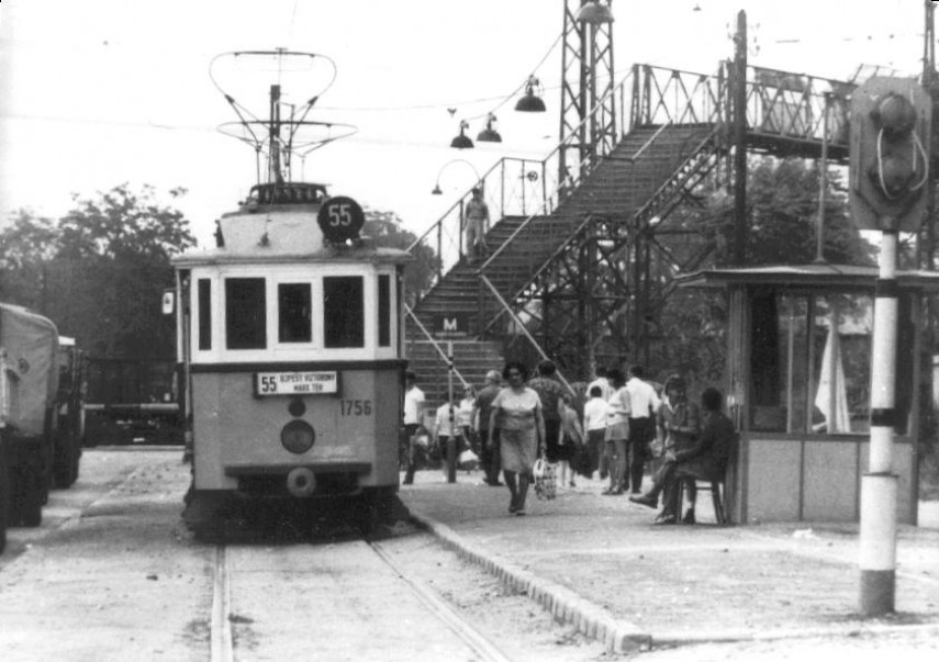 55-ös villamos az ideiglenes végállomásán a víztoronynál. Forrás: ilyenisvoltbudapest.hu