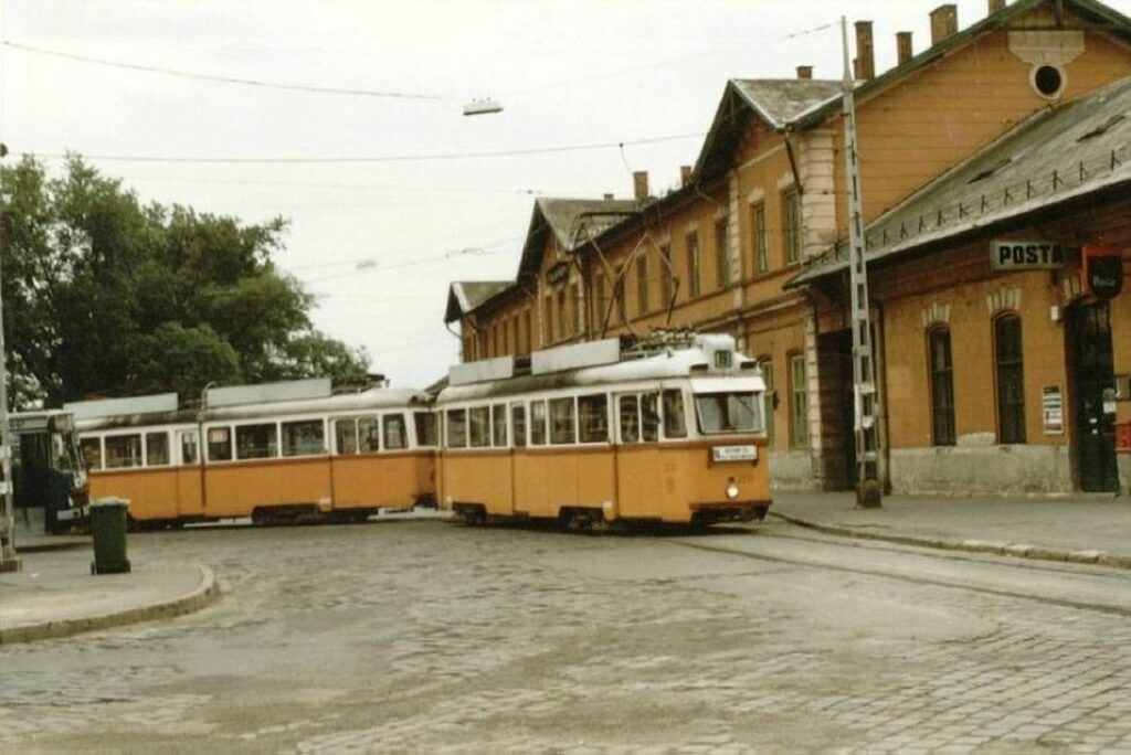 Etele tér, 1990-es évek. Forrás: ilyenisvoltbudapest.hu