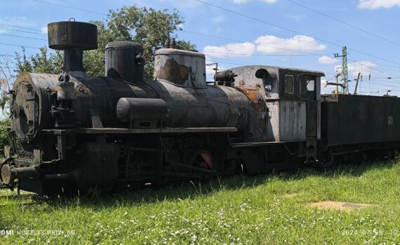 MÁV 483. szobormozdony Mosonmagyaróváron. Saját kép, 2024.07.26.