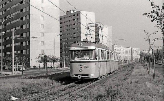 Vezér utca, 1979, 64-es villamos. Forrás: Budapest régi képeken (Facebook)