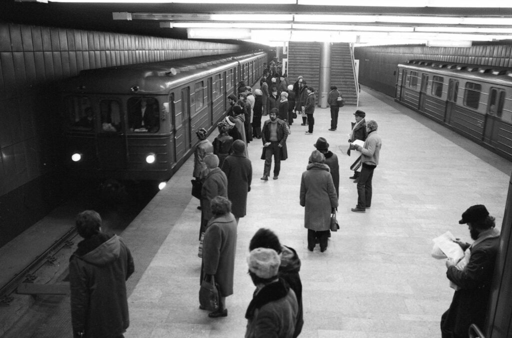 Élmunkás tér, metróállomás, 1982. Forrás: Fortepan / Magyar Rendőr