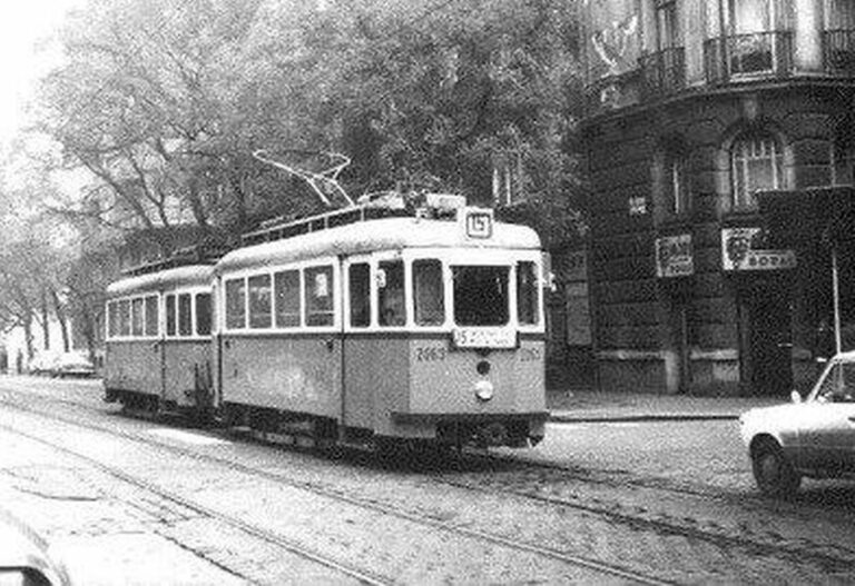 Pozsonyi út és Balzac utca sarok, 1970-es évek. Forrás: Budapest régi képeken (Facebook)